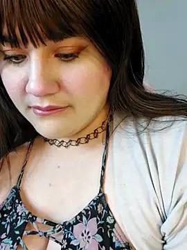 ItsNaiixa online show from 10-24-25, 12:42