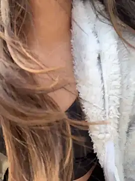 Lily candy X online show from 02-20-26, 07:49