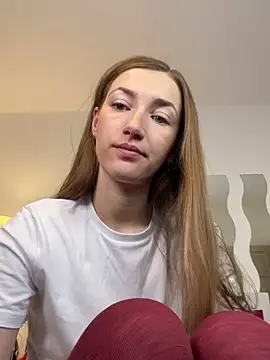 Snapshot of KateRedgar chatting on 03-03-25, 01:34 KateRedgar online show from 03-03-25, 01:34