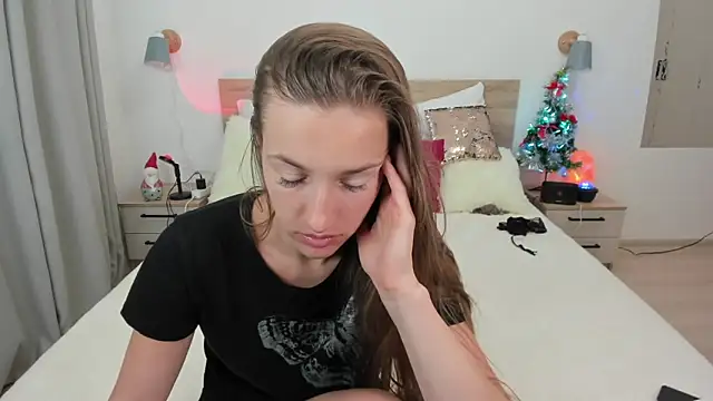 KateRedgar online show from 12-04-25, 05:34