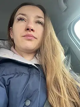 Snapshot of KateRedgar chatting on 03-18-25, 11:11 KateRedgar online show from 03-18-25, 11:11