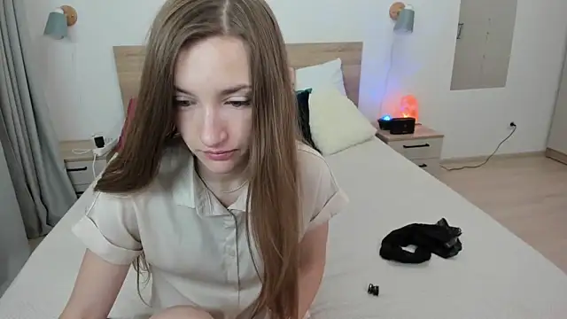 KateRedgar online show from 03-31-26, 03:47