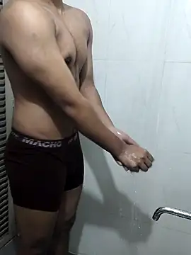 Snapshot of hottboy_39 chatting on 09-15-25, 12:38 hottboy 39 online show from 09-15-25, 12:38