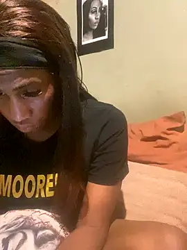 Moorella1 online show from 11-17-25, 04:33