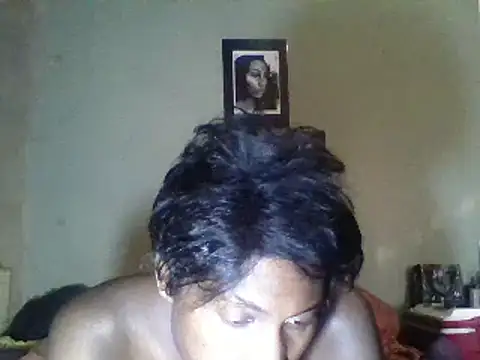 Snapshot of Moorella1 chatting on 03-18-25, 03:22 Moorella1 online show from 03-18-25, 03:22
