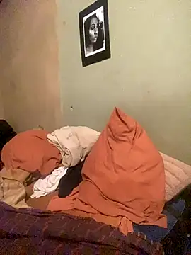 Moorella1 online show from 10-28-25, 04:35