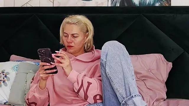 tanyagrey online show from 03-10-26, 06:50