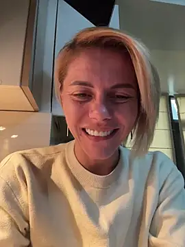 Snapshot of tanyagrey chatting on 10-27-25, 06:47 tanyagrey online show from 10-27-25, 06:47