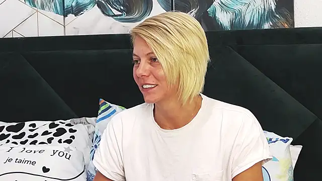 Snapshot of tanyagrey chatting on 09-26-25, 07:15 tanyagrey online show from 09-26-25, 07:15