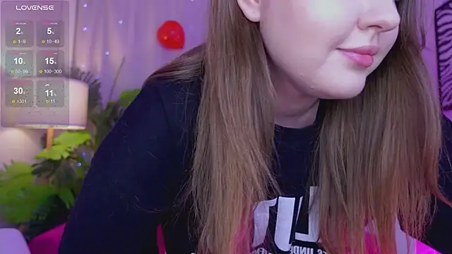 Snapshot of Mia__Peach chatting on 02-15-25, 12:37 Mia Peach online show from 02-15-25, 12:37