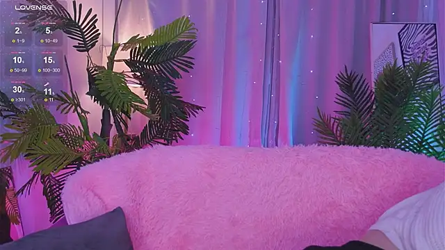 Snapshot of Mia__Peach chatting on 03-09-25, 04:49 Mia Peach online show from 03-09-25, 04:49