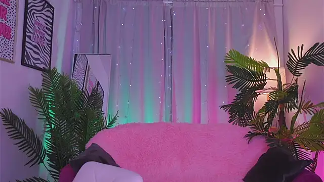 Snapshot of Mia__Peach chatting on 03-12-25, 10:39 Mia Peach online show from 03-12-25, 10:39