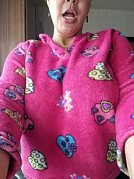 Snapshot of lamorbosa37 chatting on 01-14-26, 01:48 lamorbosa37 online show from 01-14-26, 01:48