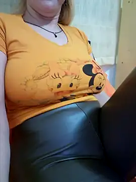 Snapshot of lamorbosa37 chatting on 02-06-25, 05:19 lamorbosa37 online show from 02-06-25, 05:19