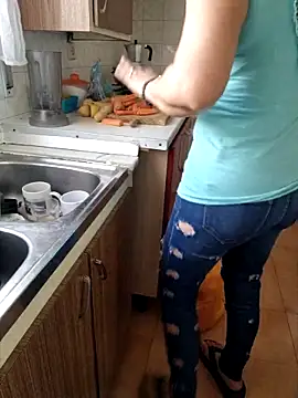 Snapshot of lamorbosa37 chatting on 09-09-25, 01:53 lamorbosa37 online show from 09-09-25, 01:53