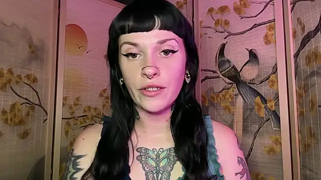 Snapshot of Marcelinegoddess chatting on 06-04-26, 02:49 Marcelinegoddess online show from 06-04-26, 02:49