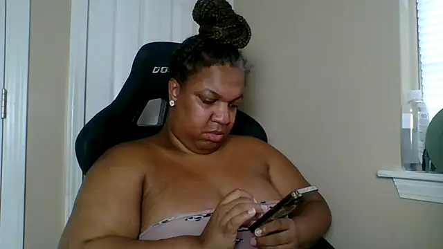 Badgirlbrittt online show from 12-18-25, 07:29