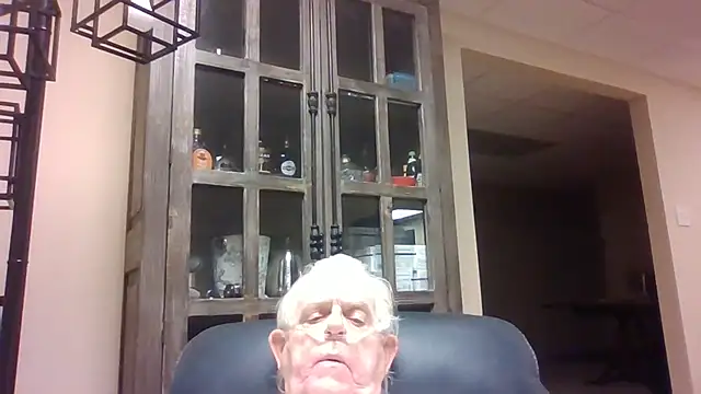 Snapshot of bootlegmanz chatting on 04-29-26, 02:54 bootlegmanz online show from 04-29-26, 02:54