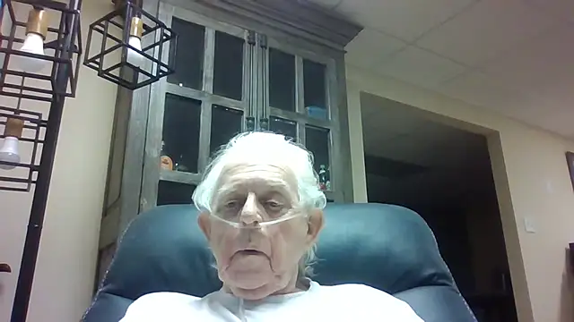 Snapshot of bootlegmanz chatting on 04-28-26, 06:12 bootlegmanz online show from 04-28-26, 06:12