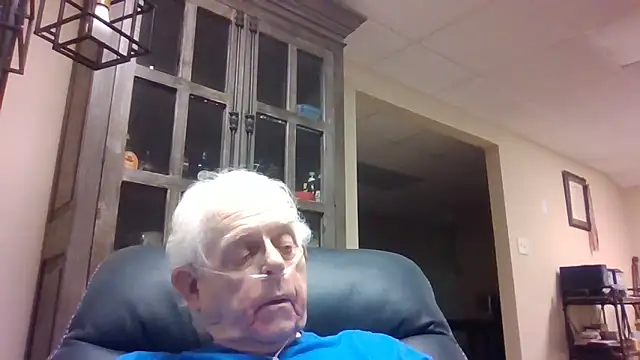Snapshot of bootlegmanz chatting on 04-19-26, 04:19 bootlegmanz online show from 04-19-26, 04:19