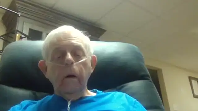 Snapshot of bootlegmanz chatting on 05-28-26, 02:23 bootlegmanz online show from 05-28-26, 02:23