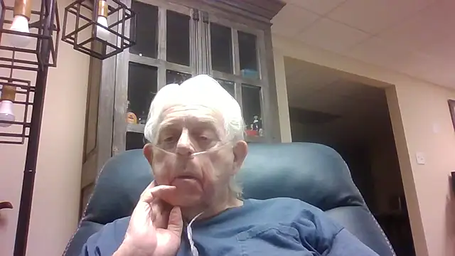 Snapshot of bootlegmanz chatting on 04-24-26, 03:47 bootlegmanz online show from 04-24-26, 03:47