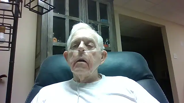 Snapshot of bootlegmanz chatting on 05-07-26, 03:37 bootlegmanz online show from 05-07-26, 03:37