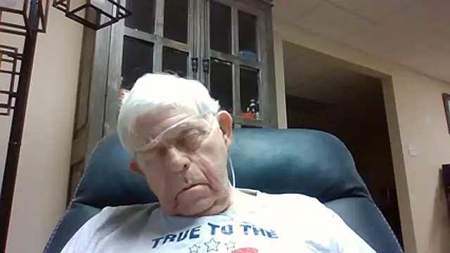 Snapshot of bootlegmanz chatting on 05-25-26, 03:55 bootlegmanz online show from 05-25-26, 03:55