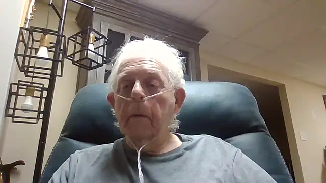 Snapshot of bootlegmanz chatting on 04-18-26, 05:54 bootlegmanz online show from 04-18-26, 05:54