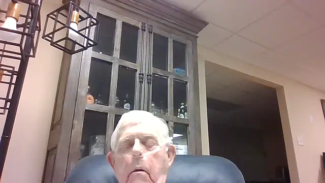 Snapshot of bootlegmanz chatting on 06-10-26, 06:53 bootlegmanz online show from 06-10-26, 06:53