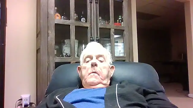 Snapshot of bootlegmanz chatting on 05-02-26, 03:39 bootlegmanz online show from 05-02-26, 03:39