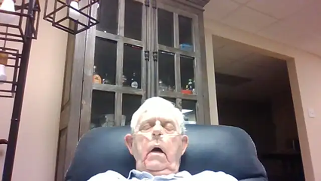 Snapshot of bootlegmanz chatting on 05-22-26, 06:28 bootlegmanz online show from 05-22-26, 06:28