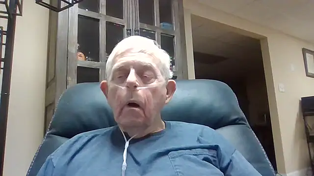 Snapshot of bootlegmanz chatting on 05-13-26, 05:42 bootlegmanz online show from 05-13-26, 05:42