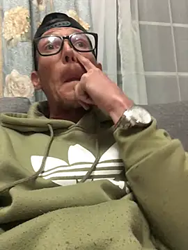 Snapshot of TheSouthernKing chatting on 05-24-26, 06:52 TheSouthernKing online show from 05-24-26, 06:52