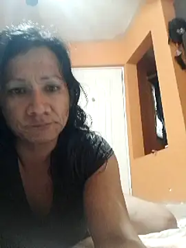 miicheele32 online show from 02-20-25, 04:39
