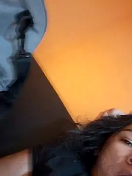 miicheele32 online show from 11-05-25, 08:45