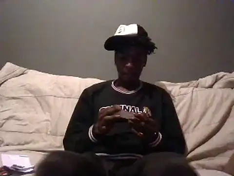 Snapshot of SmallGoodNutts chatting on 02-06-25, 08:45 SmallGoodNutts online show from 02-06-25, 08:45