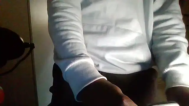 Snapshot of SmallGoodNutts chatting on 09-21-25, 08:19 SmallGoodNutts online show from 09-21-25, 08:19