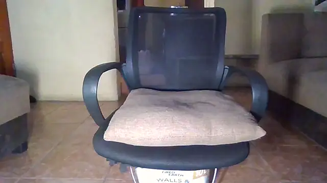 Snapshot of SmallGoodNutts chatting on 09-25-25, 06:30 SmallGoodNutts online show from 09-25-25, 06:30