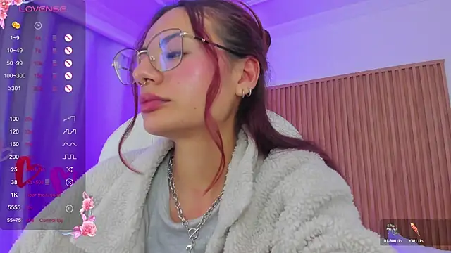 sophiecherry  online show from 03-10-25, 09:23