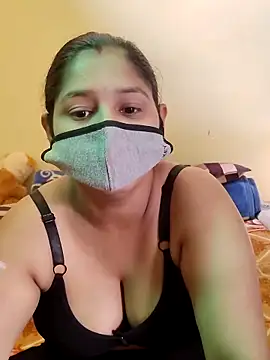 Snapshot of IND_COUPLE1 chatting on 03-29-26, 04:14 IND COUPLE1 online show from 03-29-26, 04:14