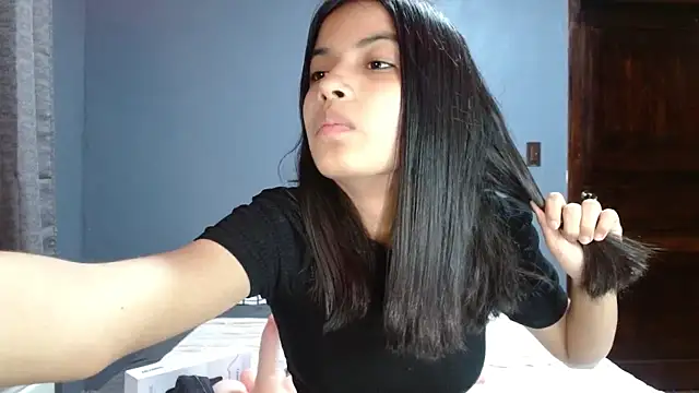 Snapshot of LiaOrtiz69 chatting on 12-05-24, 12:58 LiaOrtiz69 online show from 12-05-24, 12:58