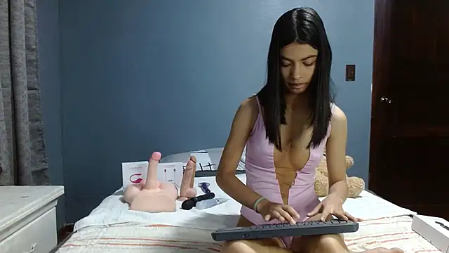 Snapshot of LiaOrtiz69 chatting on 12-07-24, 12:14 LiaOrtiz69 online show from 12-07-24, 12:14