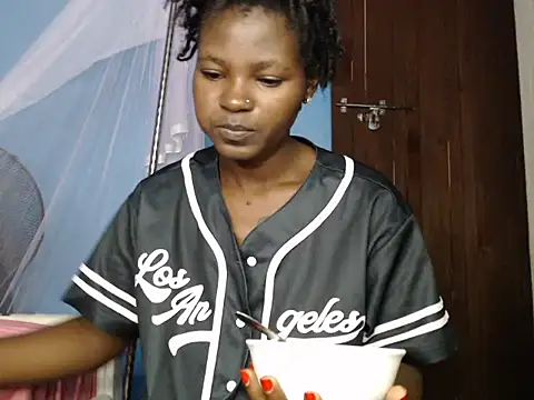 TrishaKalid online show from 10-27-25, 08:15