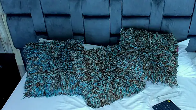 Snapshot of Aisha_Hall chatting on 12-23-24, 07:52 Aisha Hall online show from 12-23-24, 07:52