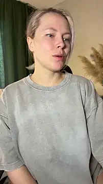 Charming Daphny online show from 04-12-26, 06:27