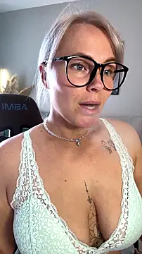 Snapshot of Charming_Daphny chatting on 07-24-26, 07:26 Charming Daphny online show from 07-24-26, 07:26