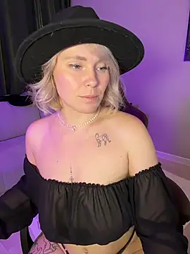 Charming Daphny online show from 03-12-26, 06:56