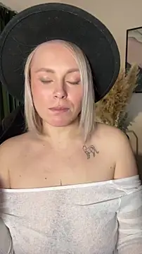Snapshot of Charming_Daphny chatting on 04-24-26, 05:53 Charming Daphny online show from 04-24-26, 05:53