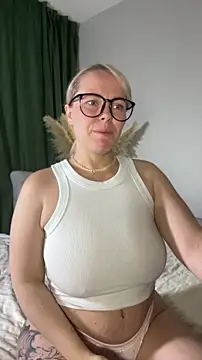 Snapshot of Charming_Daphny chatting on 06-04-26, 06:29 Charming Daphny online show from 06-04-26, 06:29